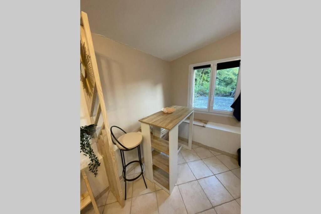 L’Escapade. Entre Aix et Marseille, studio pleine nature. Fuveau Extérieur photo